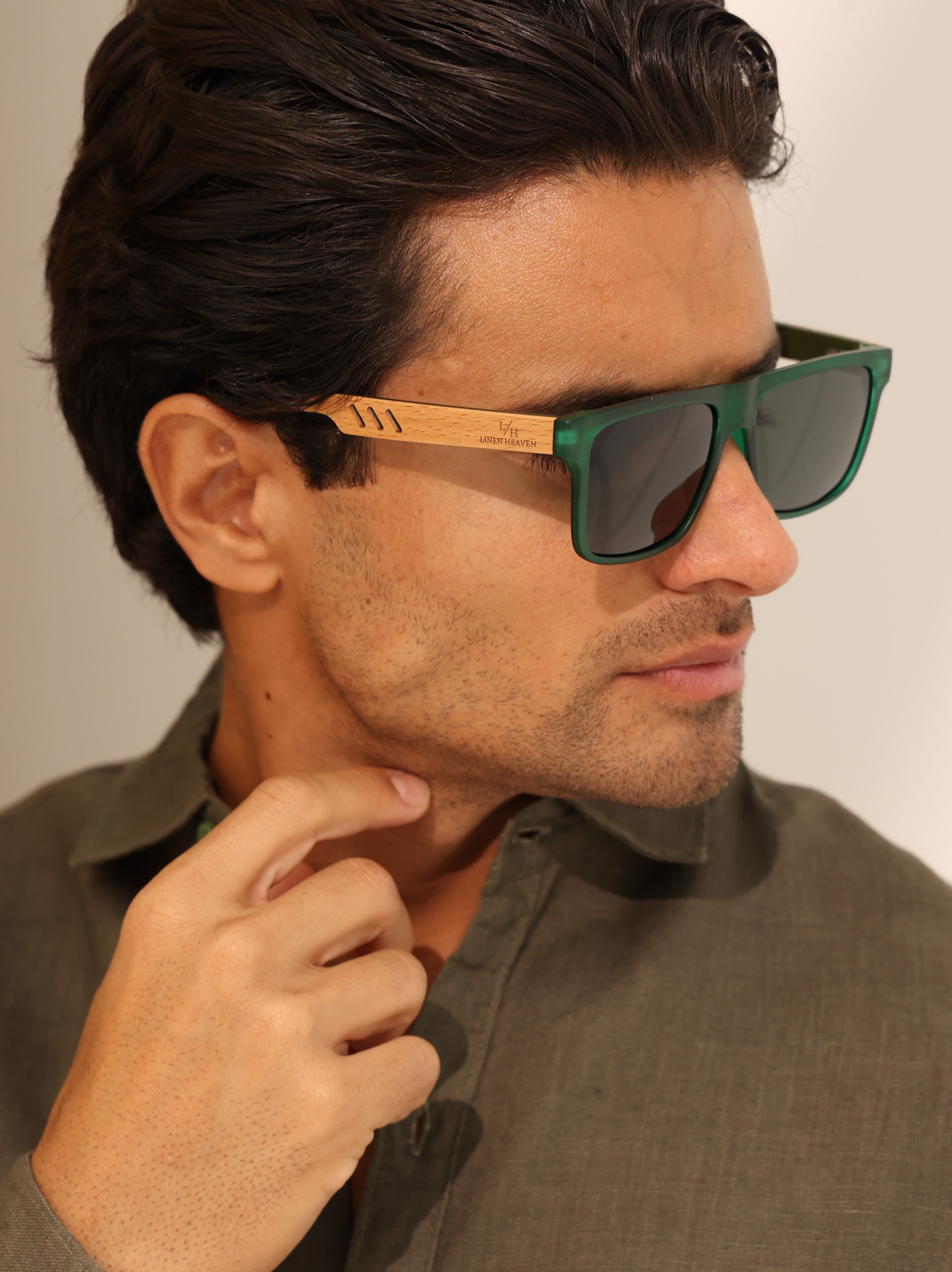 Bamboo Wood Sunglasses in brown