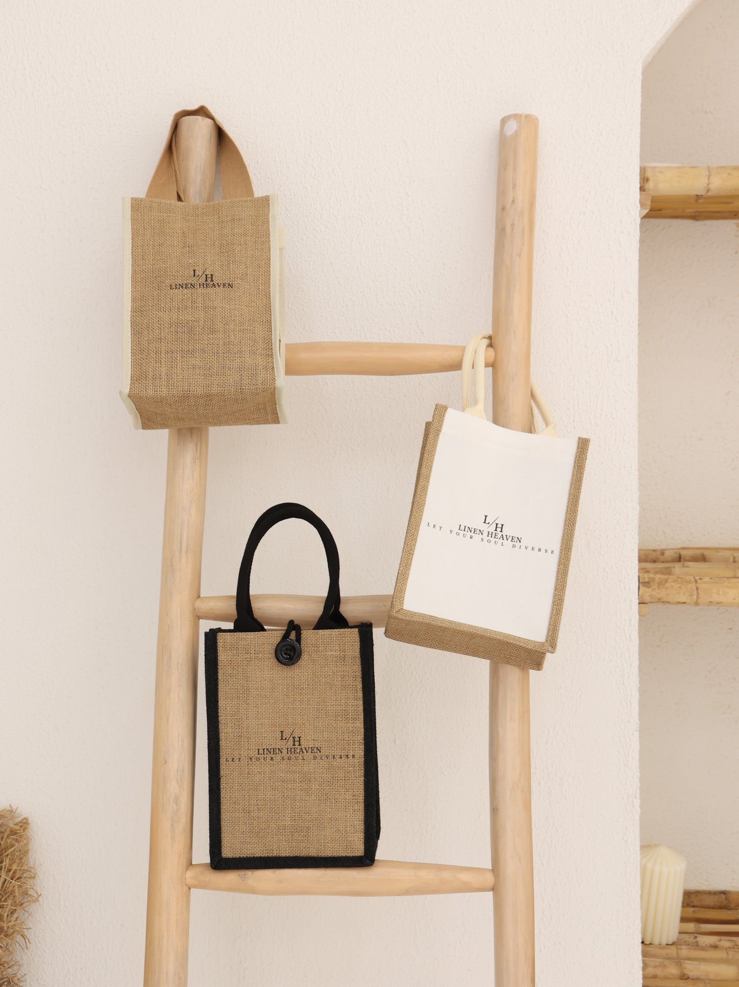 Mini jute Tote bag with black detailing