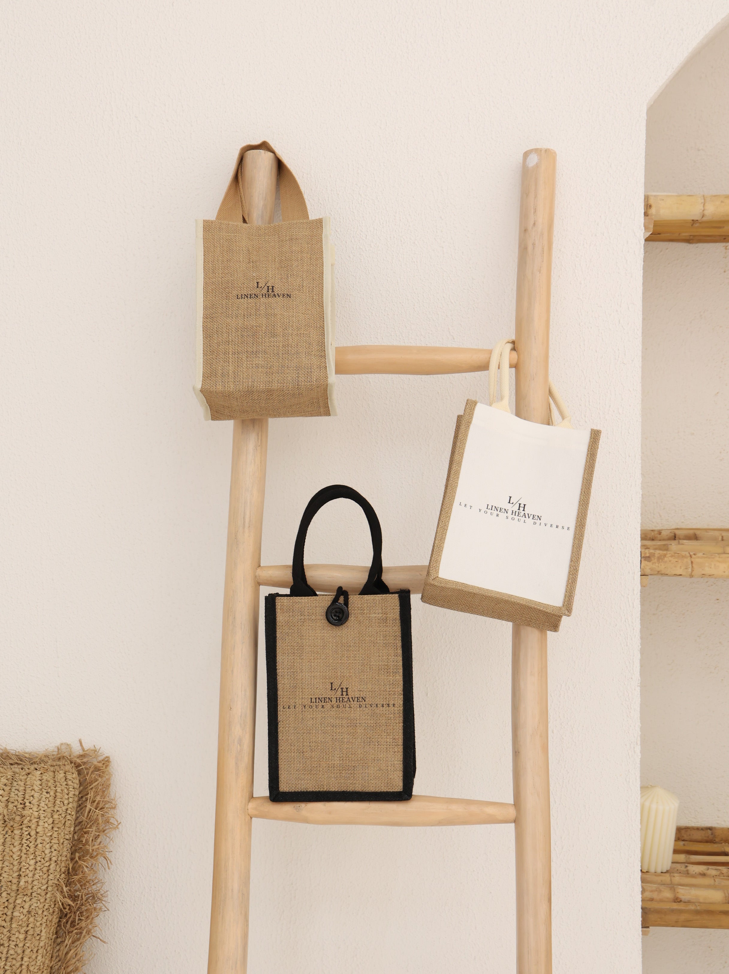 Mini jute Tote bag with white detailing