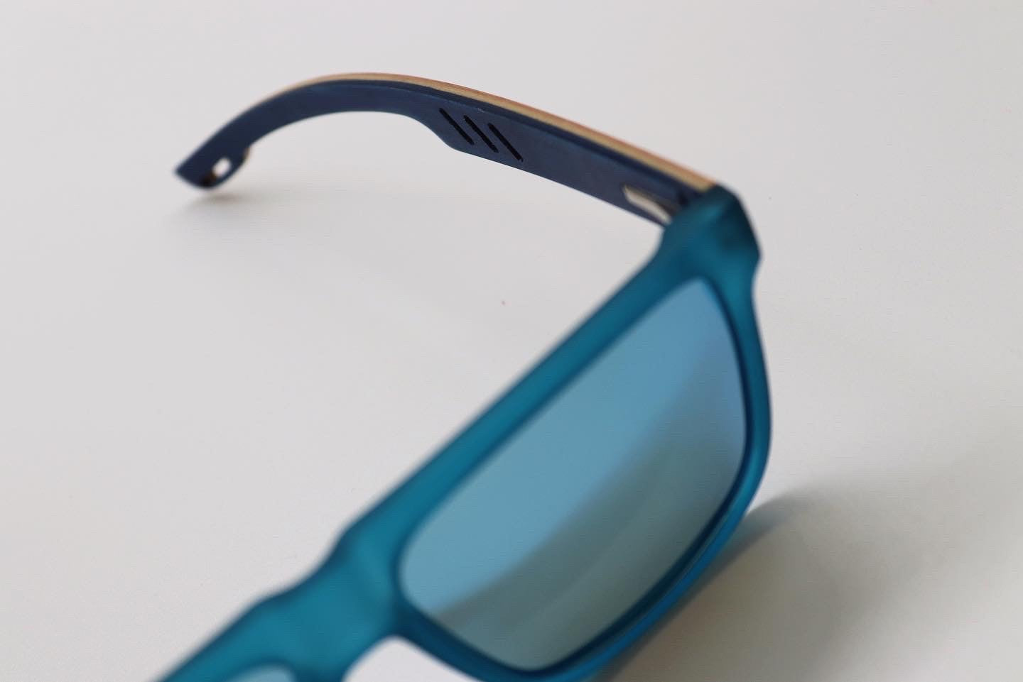 Bamboo Wood Sunglasses in blue